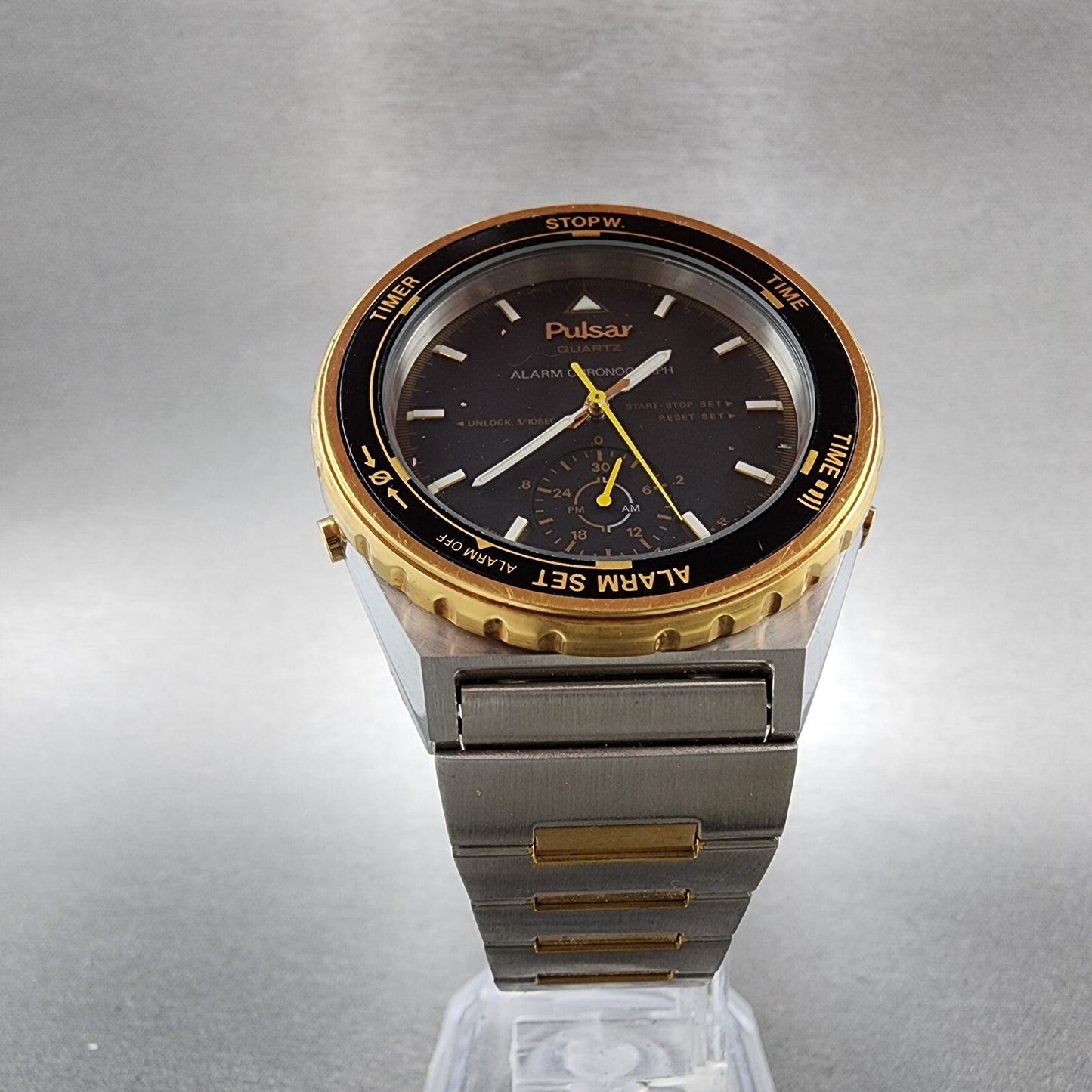 Pulsar Alarm Chronograph Watch Men 38mm Black Dial Two Tone V600-7000 PARTS