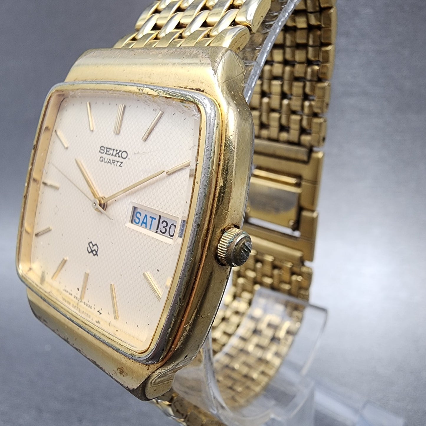 Seiko SQ Watch Men 32mm Cream Dial Gold Tone Daydate Rectangle 2633-5030 PARTS