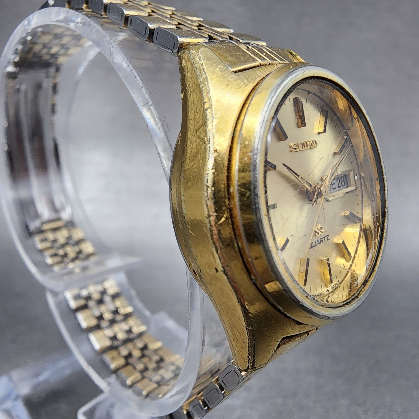 Seiko SQ Watch Women 25mm Champagne Dial Gold Tone Daydate Round New Battery