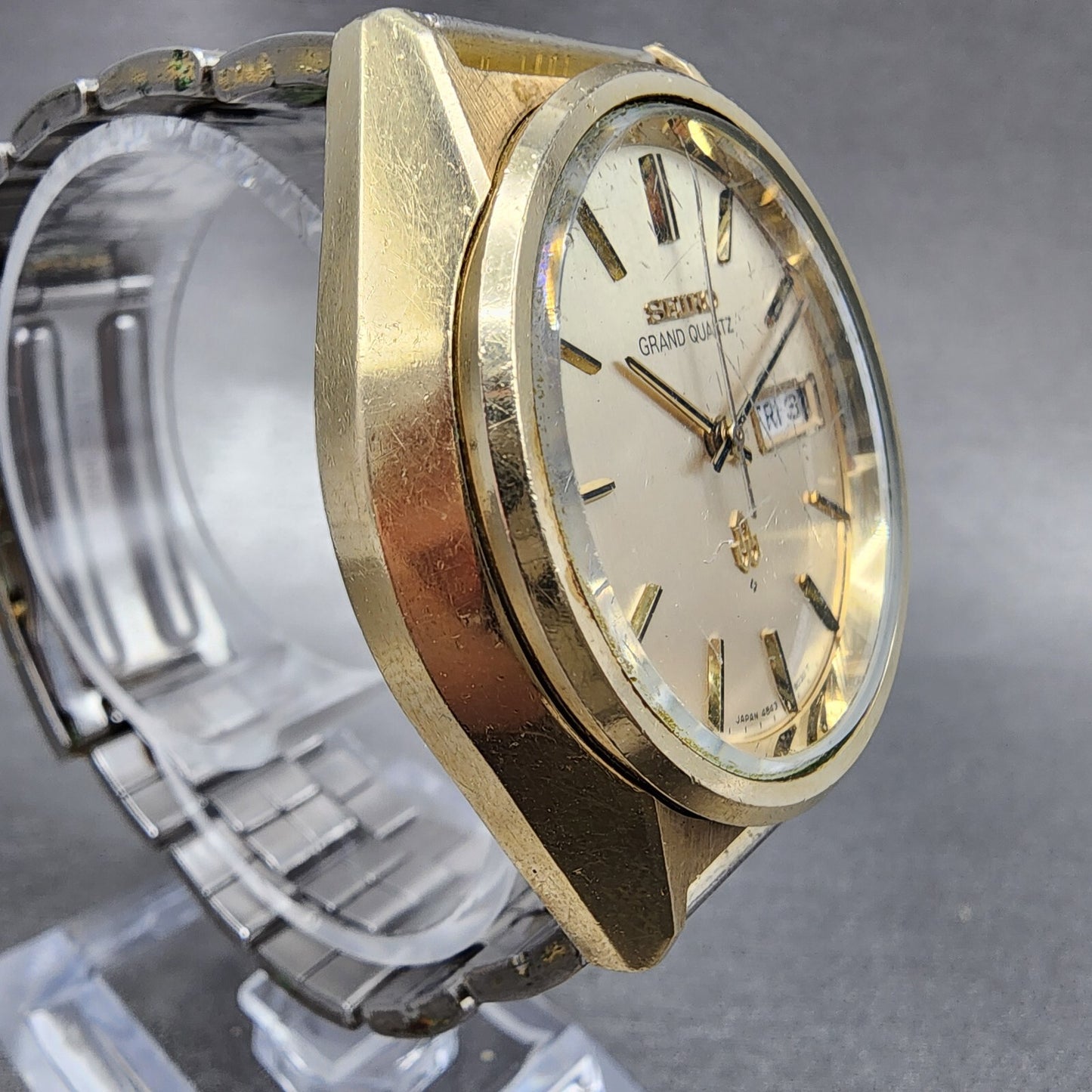 Seiko Grand Quartz Watch Men 38mm Champagne Dial Gold Tone Daydate New Bat