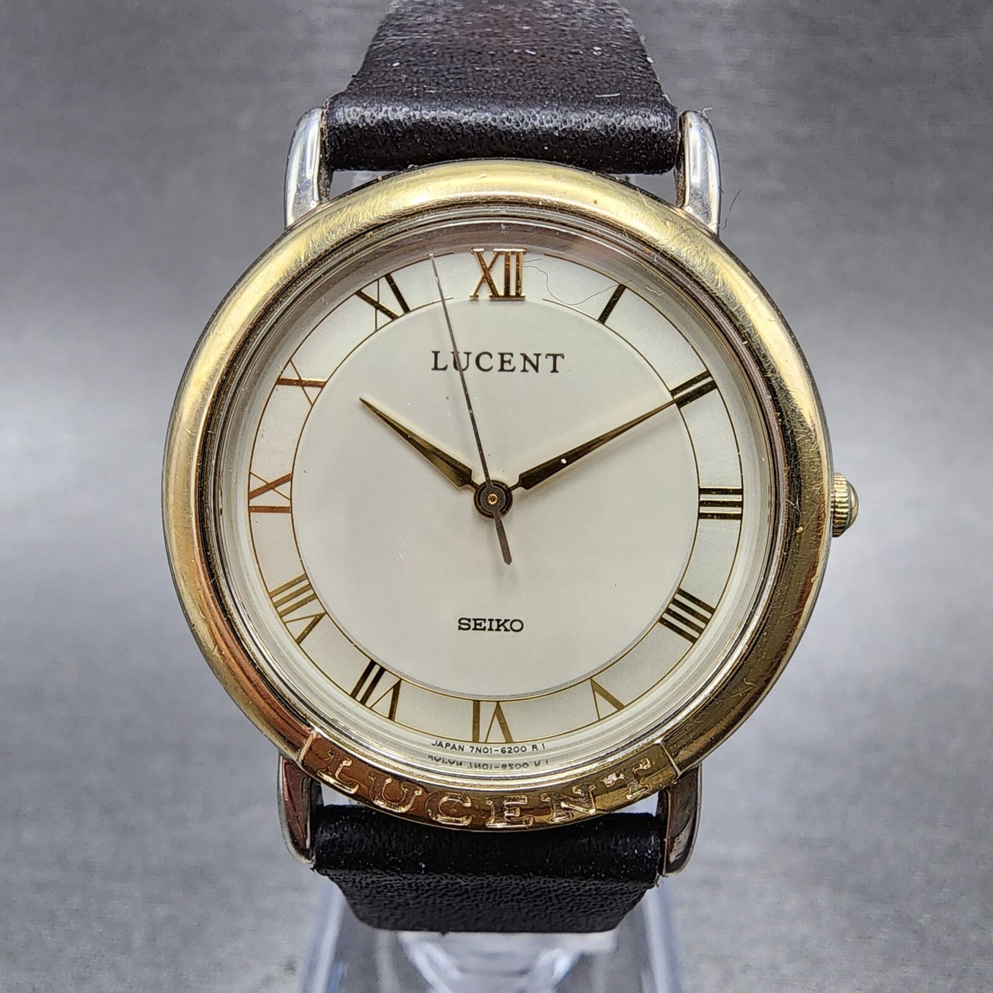 Seiko Lucent Watch Men 31mm White Dial Two Tone Round 7N01-6150 New Battery
