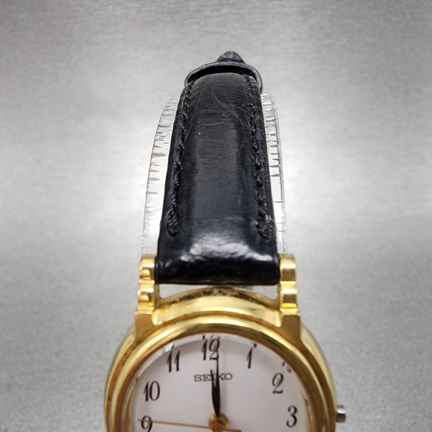 Seiko Spirit Watch Women 22mm White Dial Gold Tone 1f21-5b50 New Battery READ!!!