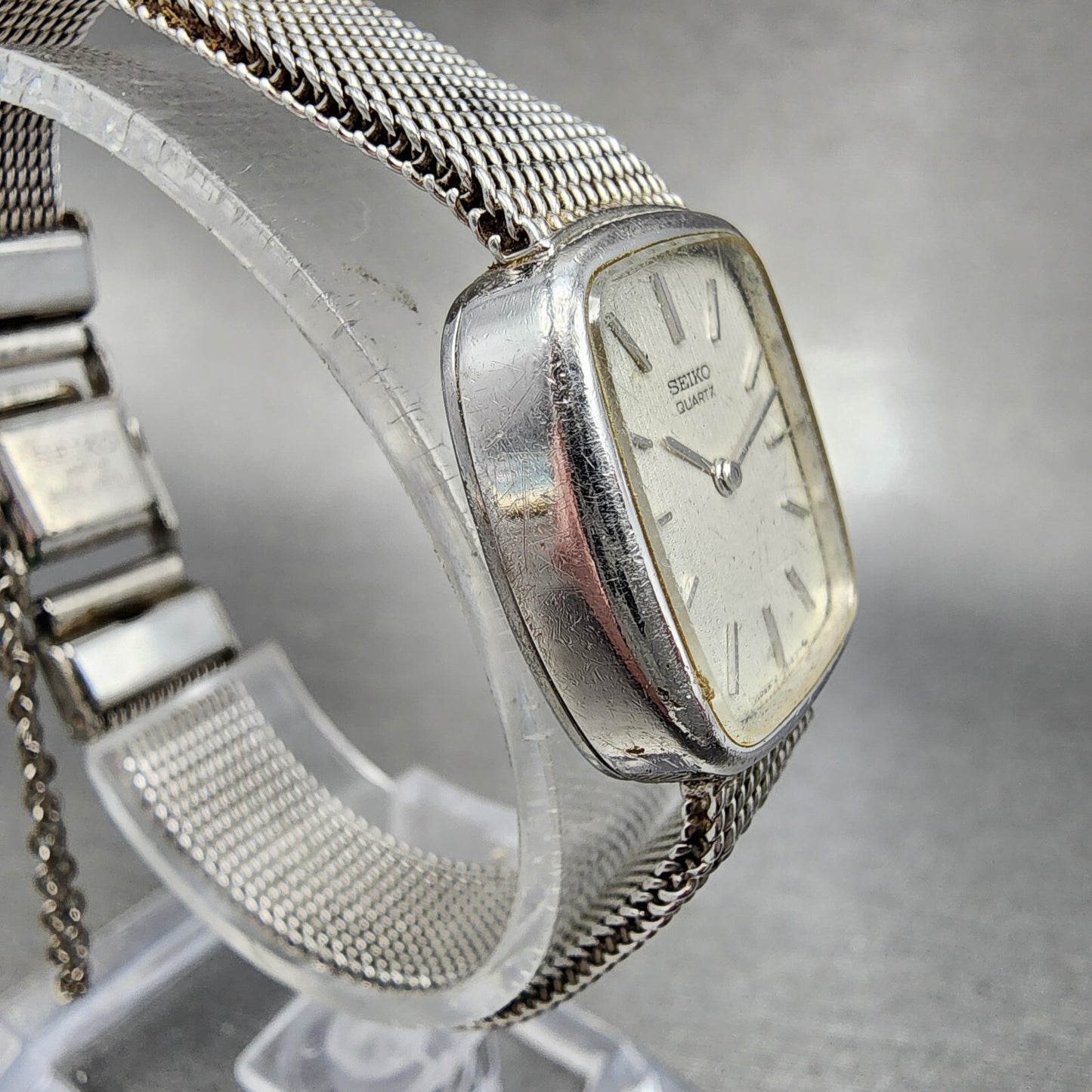 Seiko Tank Watch Women 19mm White Dial Silver Tone Rectangle 16-5259 New Batt