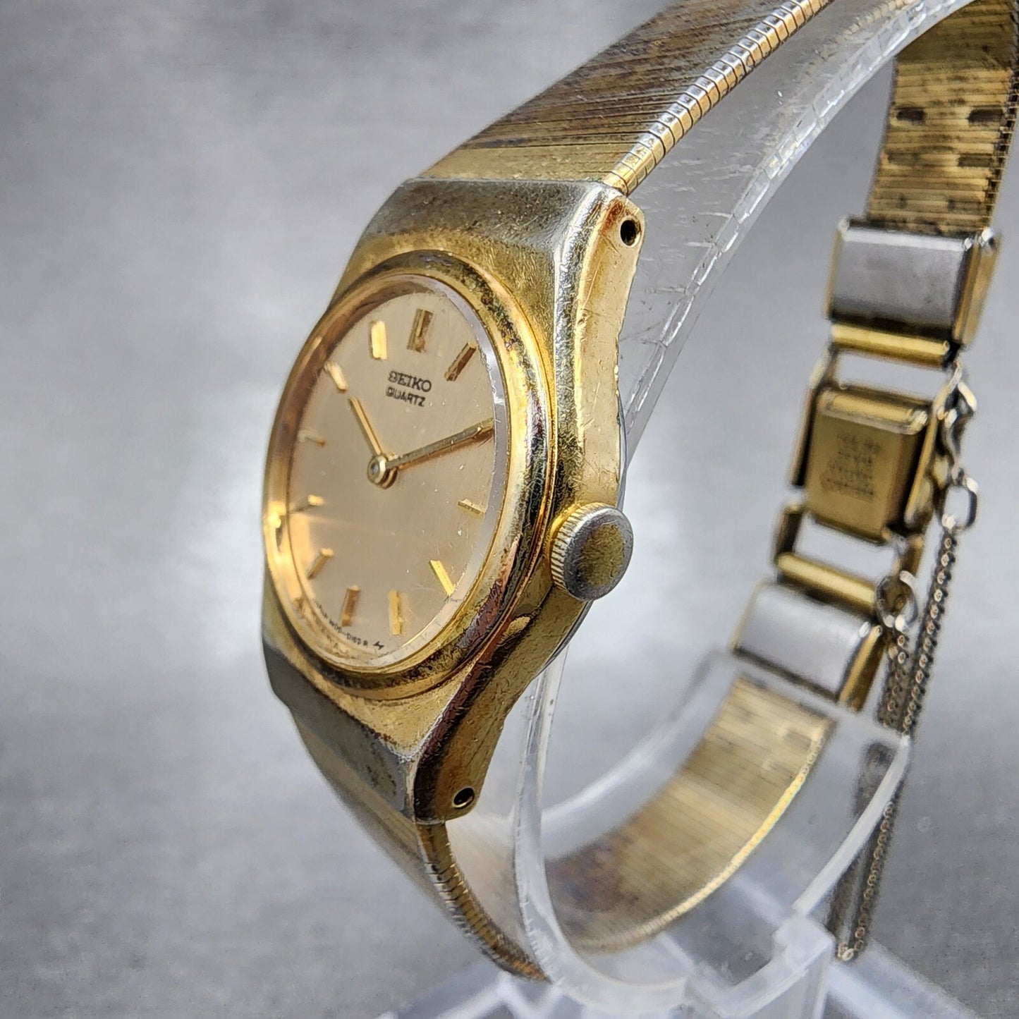 Seiko Watch Women 20mm Gold Dial Gold Tone Round 1400-0039 New Battery