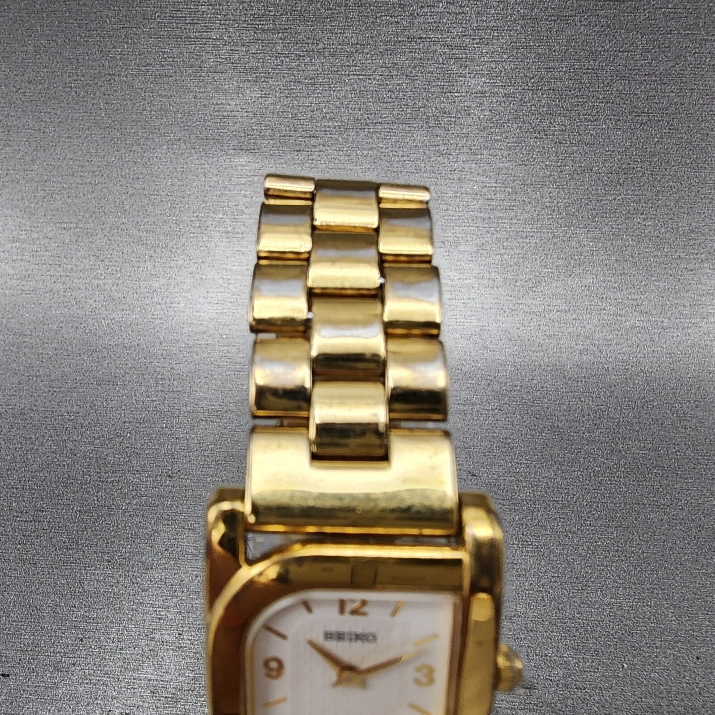 Seiko Watch Women 23mm White Dial Gold Tone Rectangle 4N00-6769 New Battery