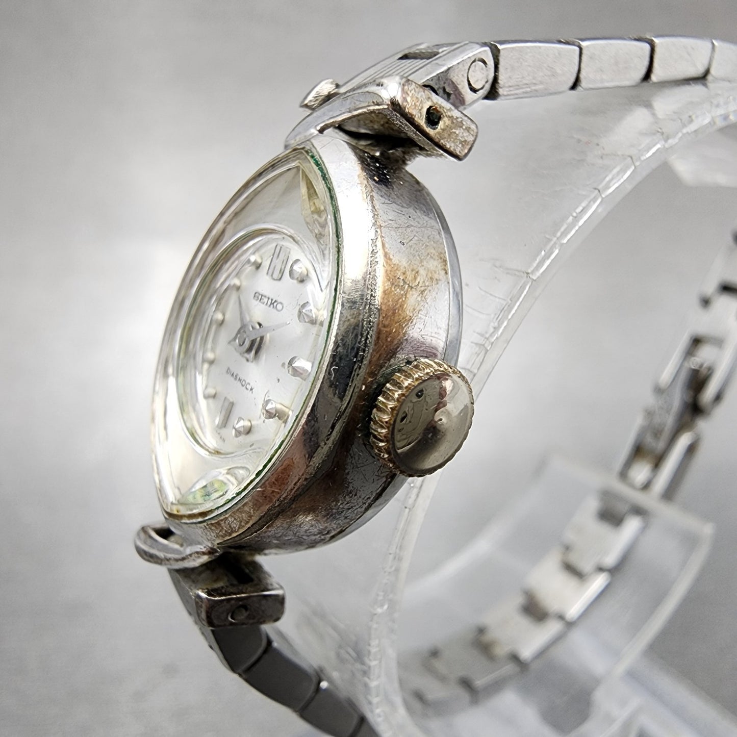 Seiko Watch Women 15mm silver Dial Silver Tone Oval 10-8160 Manual