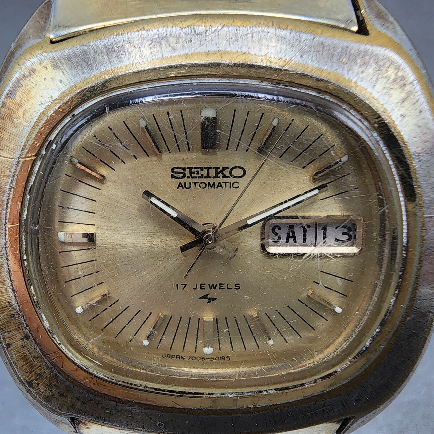 Seiko Automatic Watch Men 39mm Gold Dial Gold Tone Daydate Oval 7006-5009 Runs