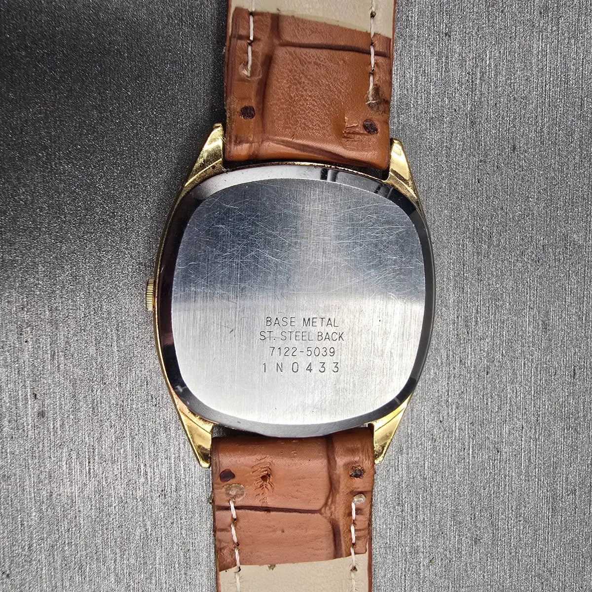 Seiko SQ Watch Men 32mm Gold Dial Gold Tone Date Rectangle 7122-5039 New Battery10