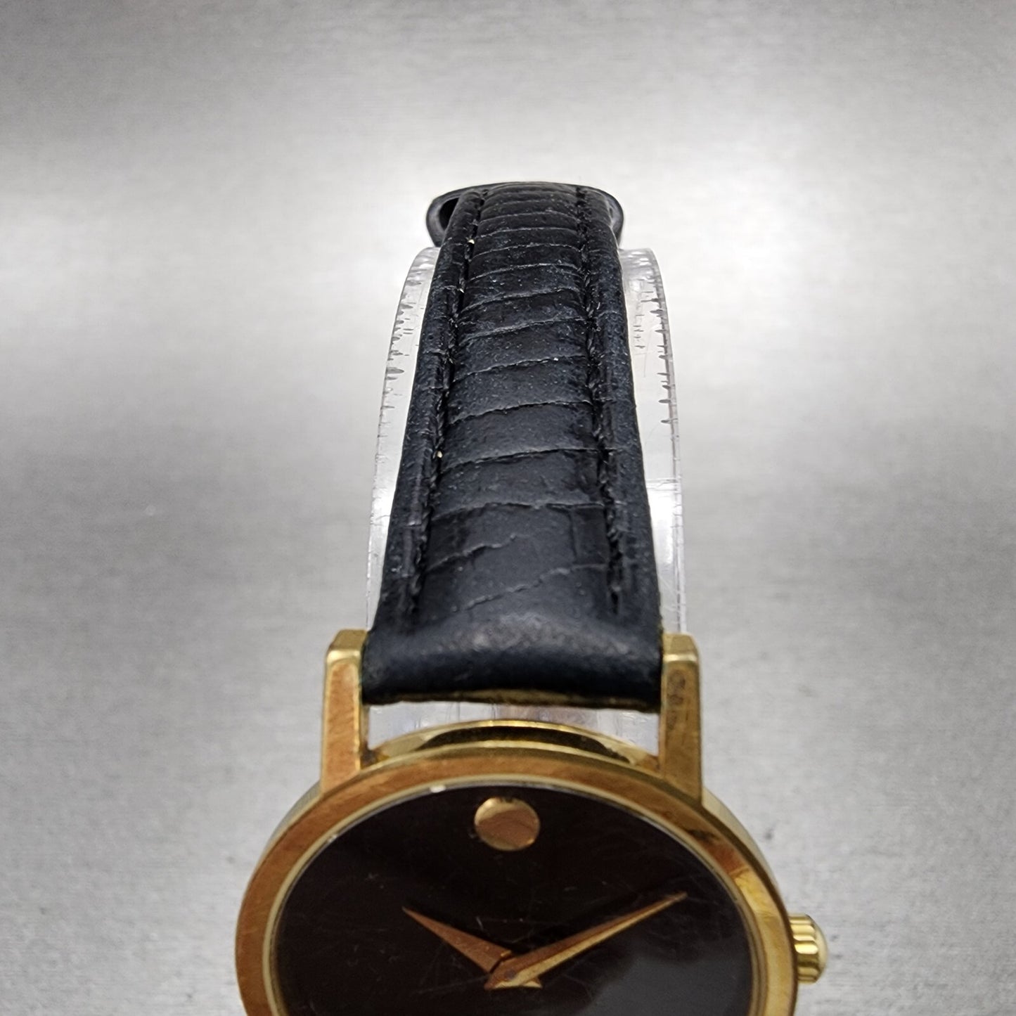 Movado Museum Watch Women 25mm Black Dial Gold Tone Round 87-25-832 New Battery