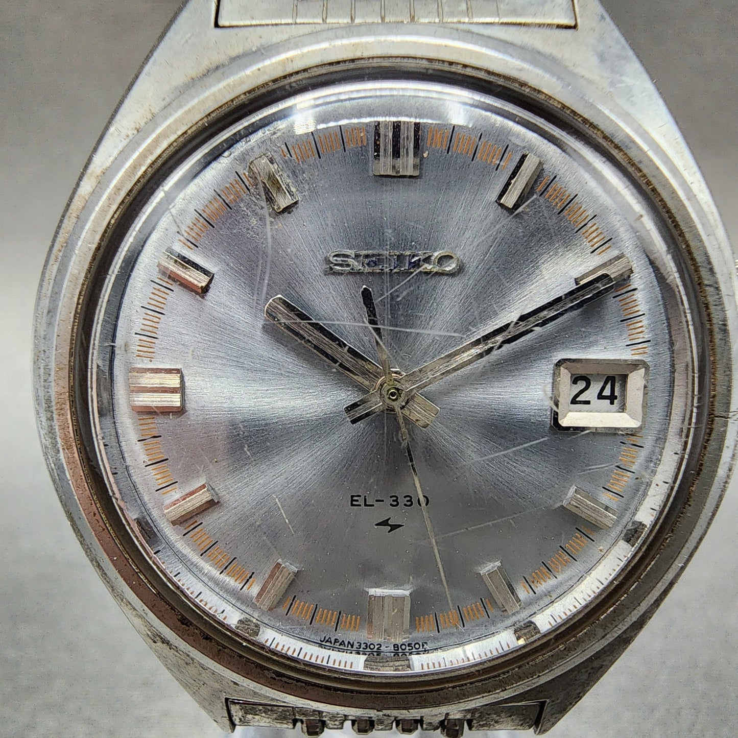 Seiko EL-330 Watch Men 39mm Blue Dial Silver Tone Date Round 3302-8070 PARTS