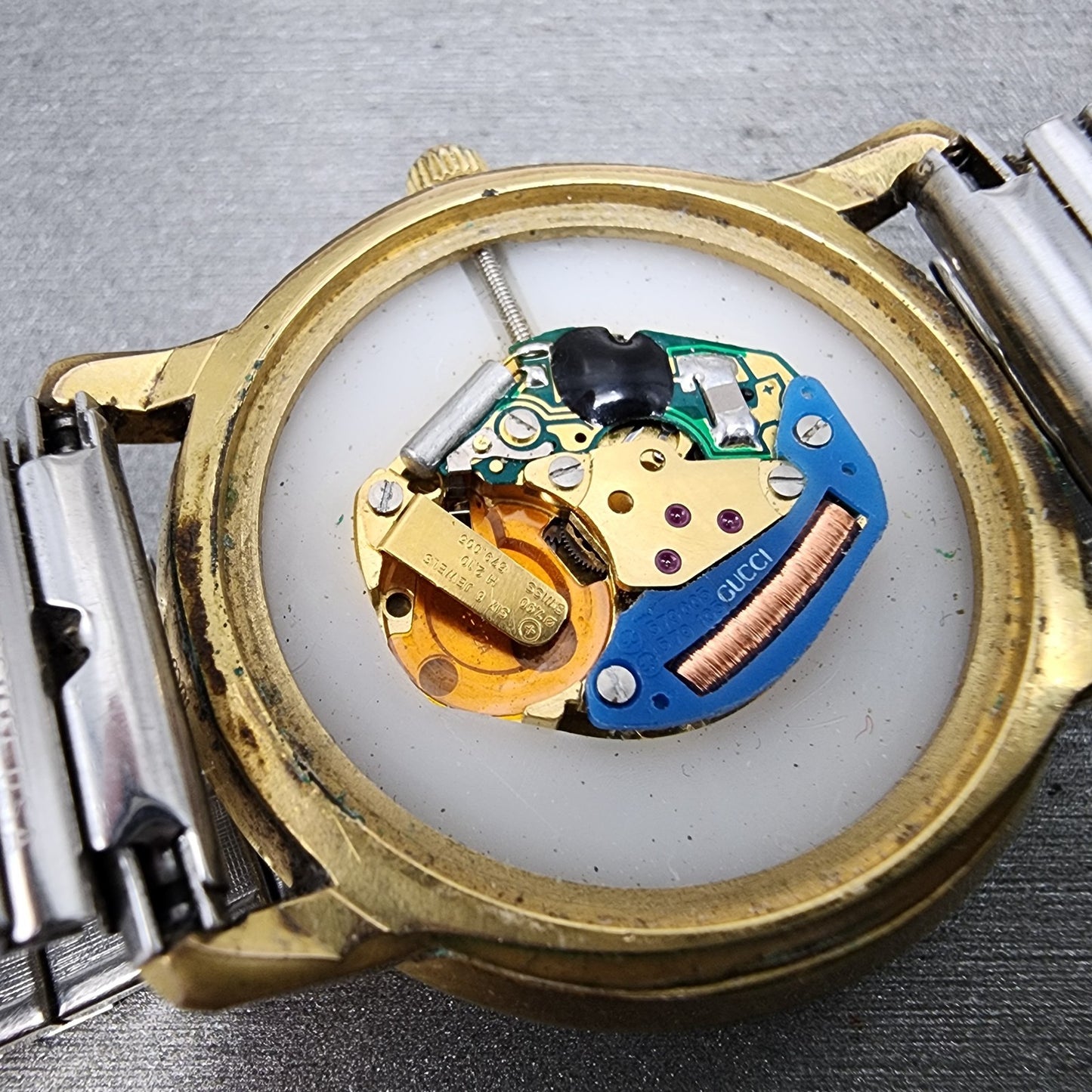 Gucci Watch Men 32mm White Dial Two Tone Round 2200 M PARTS