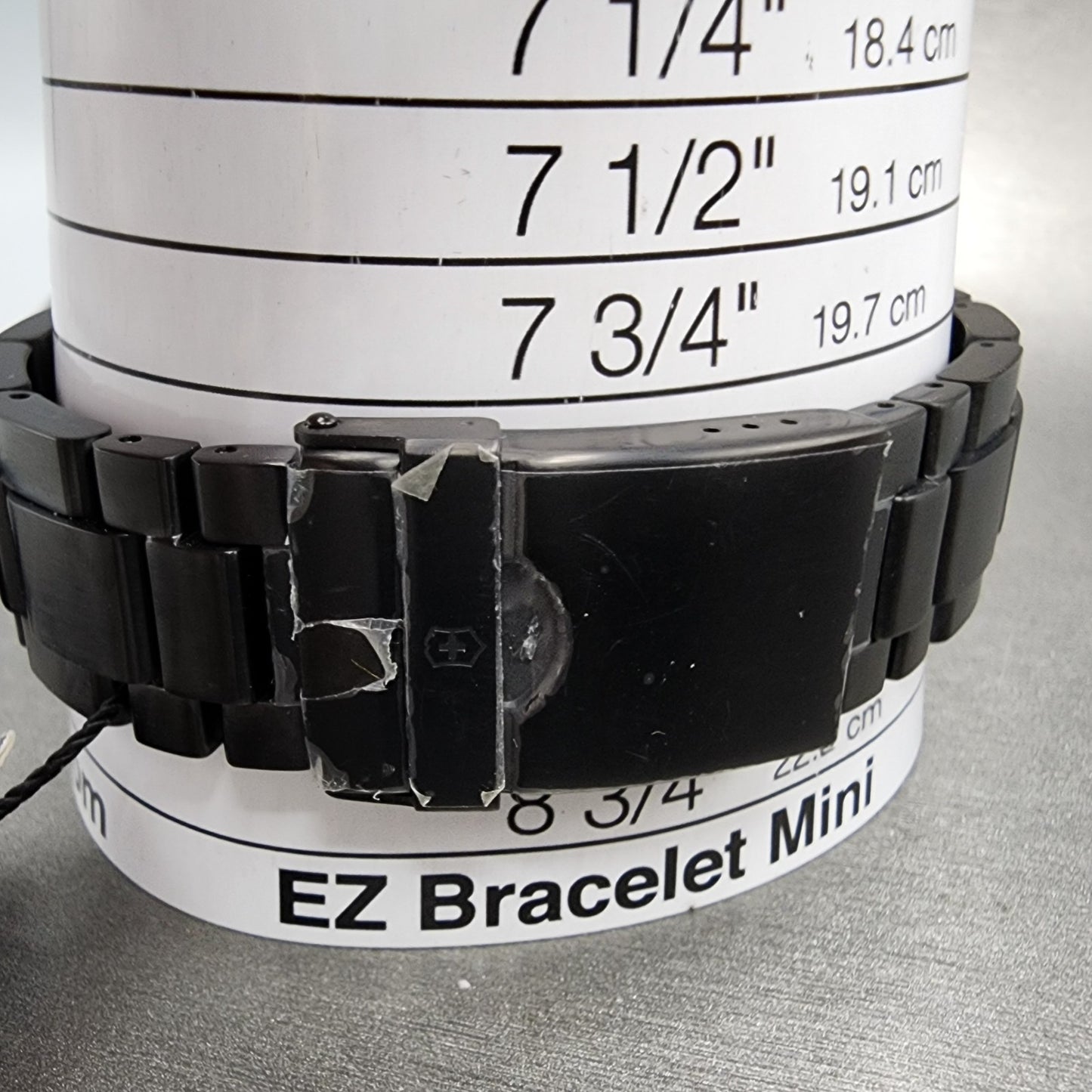 Victorinox Swiss Army Maverick Dive Watch Men 44mm Black Dial Black Tone Date10