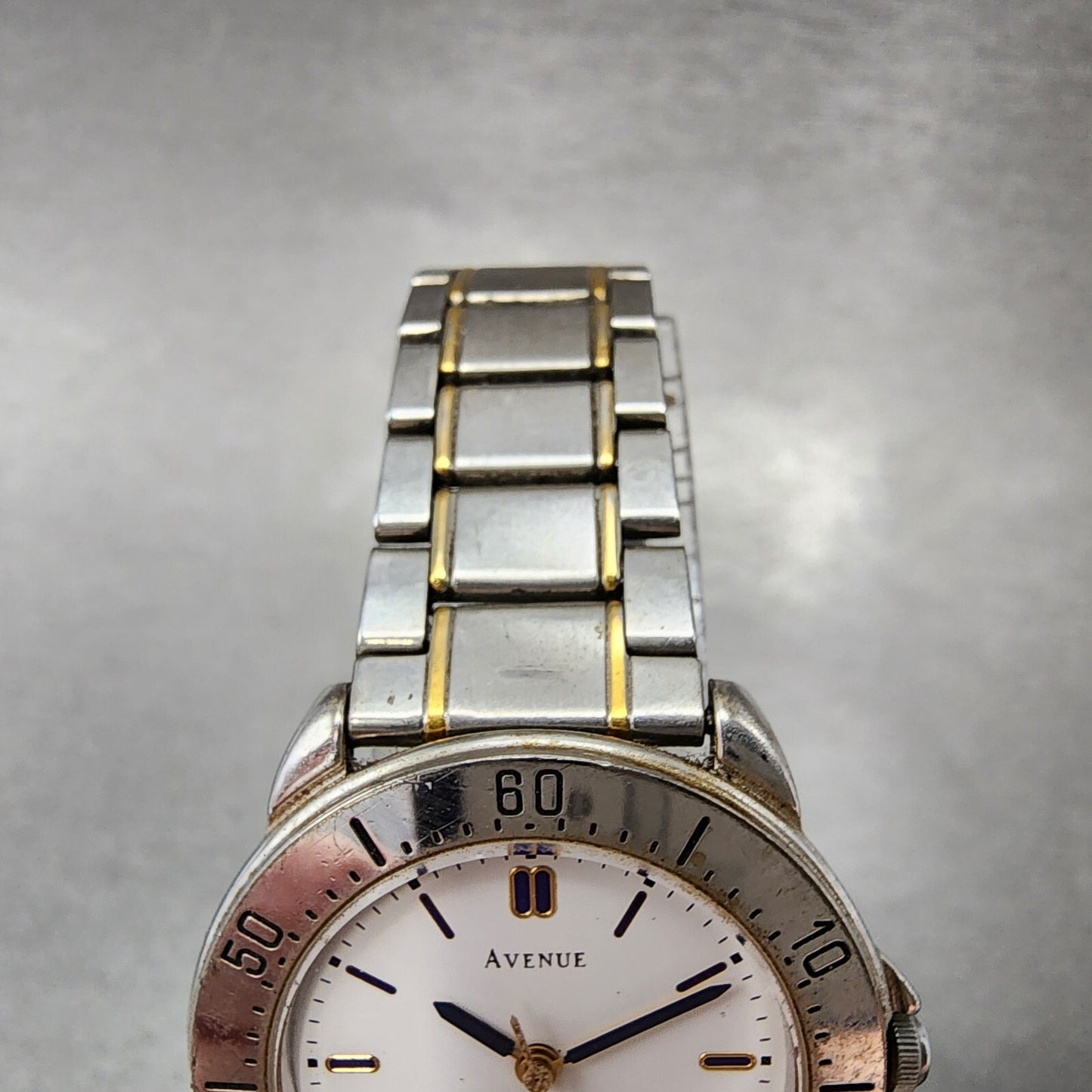Seiko Avenue Watch Women 28mm White Dial Two Tone 1f21-0d10 New Battery