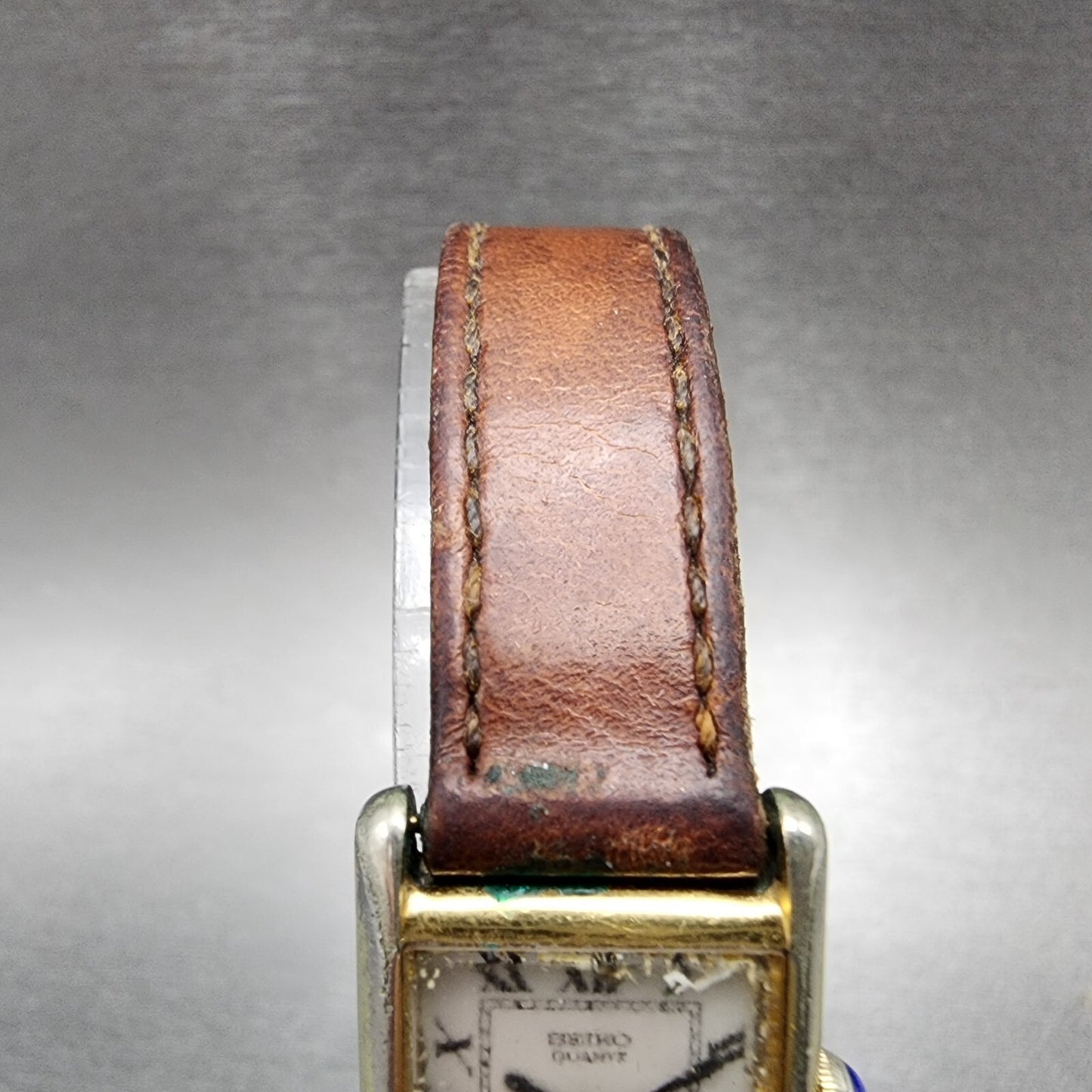 Seiko Tank Watch Women 17mm White Dial Gold Tone Rectangle READ!!!!! New Battery