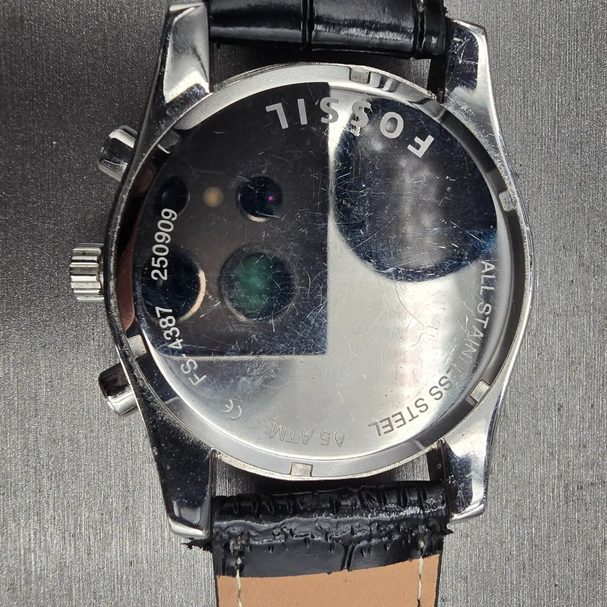Fossil Chronograph Watch Men 46mm Black Dial Silver Tone Date FS-4387 New Batt10
