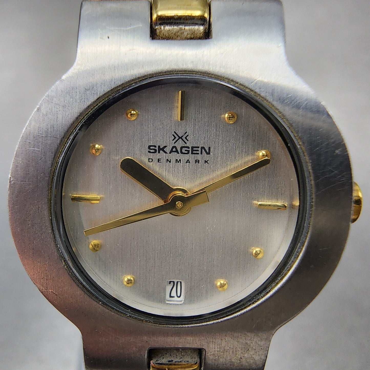 Skagen Watch Women 23mm Silver Dial Two Tone Date Round 236SGX New Battery