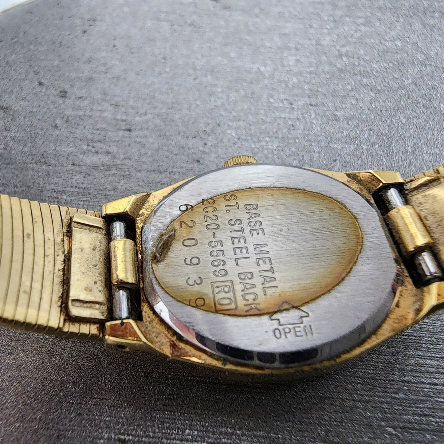 Seiko Watch Women 16mm Champagne Dial Gold Tone 2c20-5569 New Battery