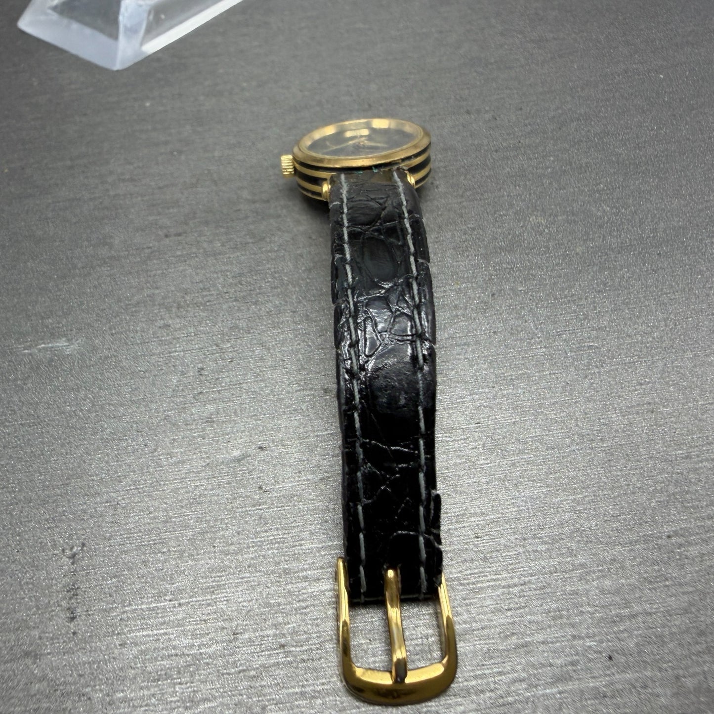 Gucci 2000L Watch Women 21mm Black Dial Gold Plated Round Vintage PARTS14