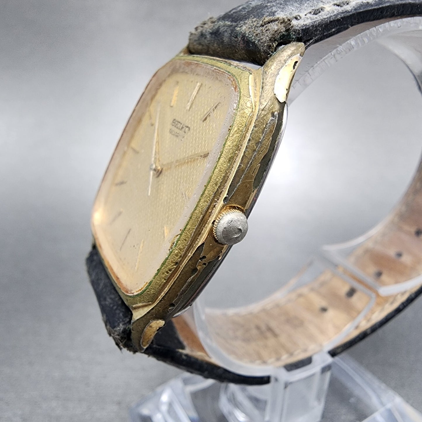 Seiko Tank Watch Men 30mm Gold Dial Gold Tone Rectangle 6431-5140 New battery