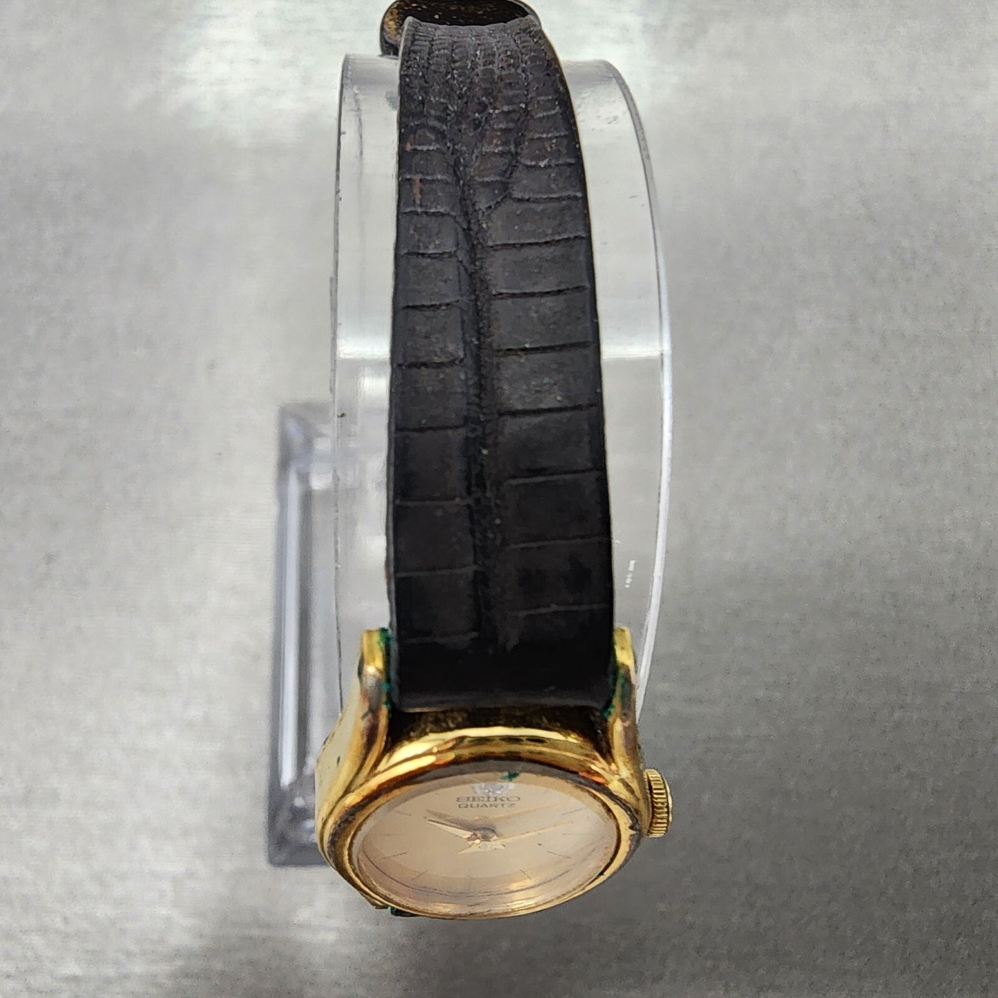 VTG Seiko Watch Women 16mm Gold Dial Gold Tone Oval 2C20-6399 New Battery