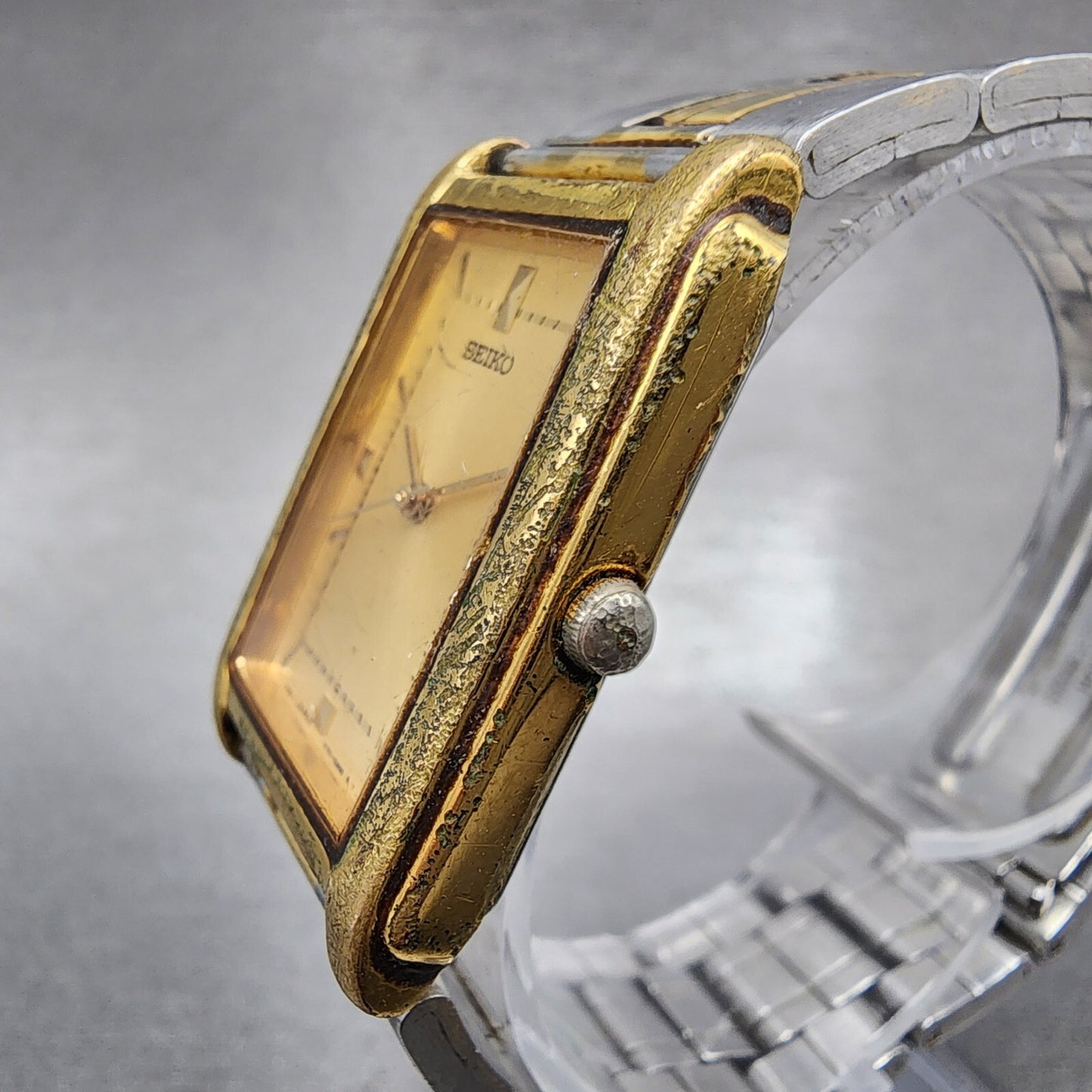 Seiko Tank Watch Men 26mm Champagne Dial Two Tone V701-5e40 New Battery