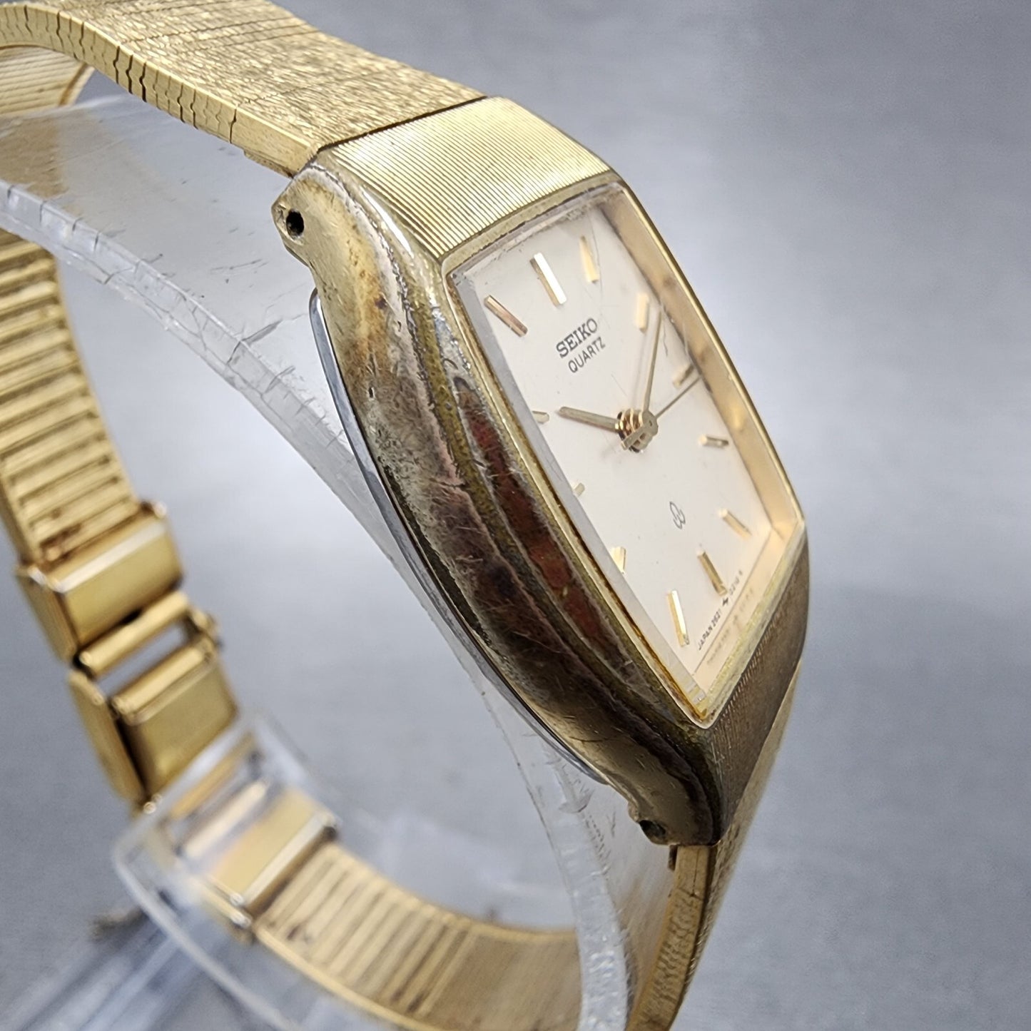 Seiko Watch Women 20mm White Dial Gold Tone Rectangle 2621-5120 New Battery
