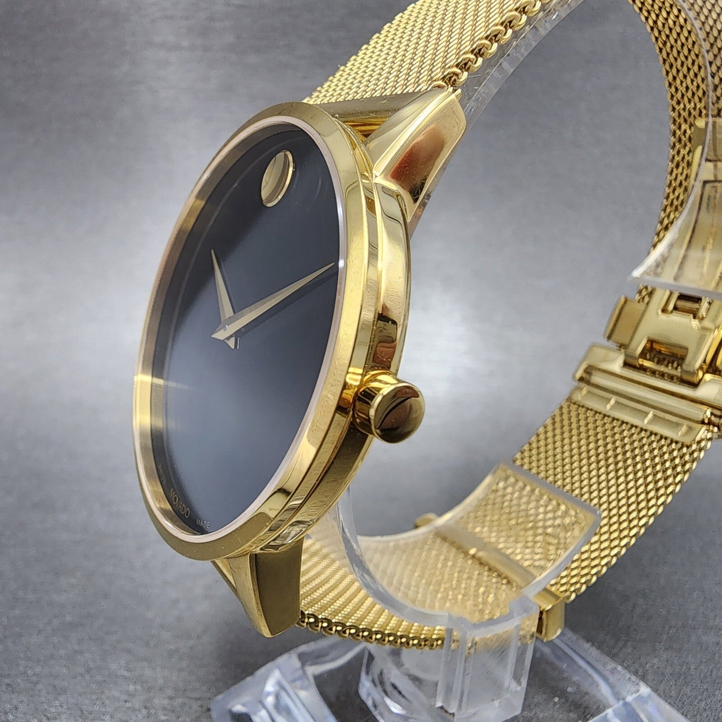 Movado Museum Watch Men 40mm Black Dial Gold Case Round Mesh Band 0607396
