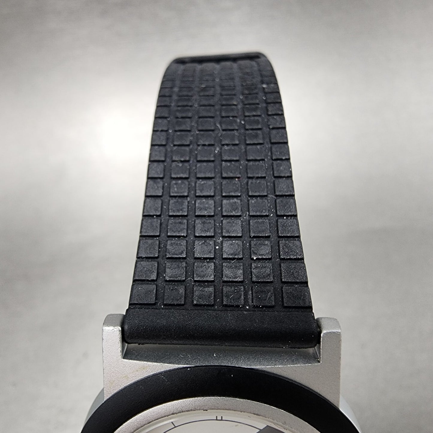 Bulova Steelers Watch Women 31mm White Dial Silver Tone Round 2FC22 New Battery