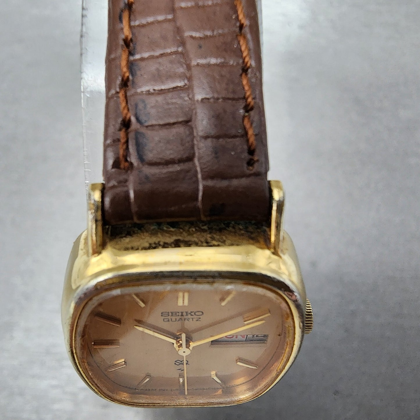 VTG Seiko SQ Watch Women 21mm Gold Dial Gold Tone Rectangle 8523-5009 New Batt