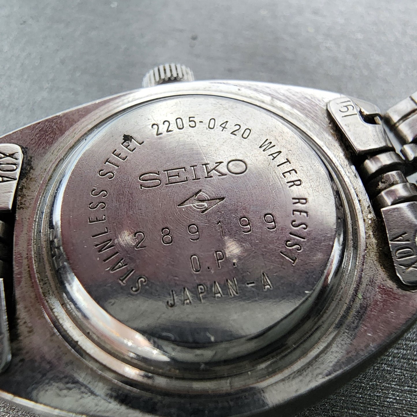 Seiko Automatic Watch Women 25mm Silver Dial Silver Tone Date 2205-0420 Runs