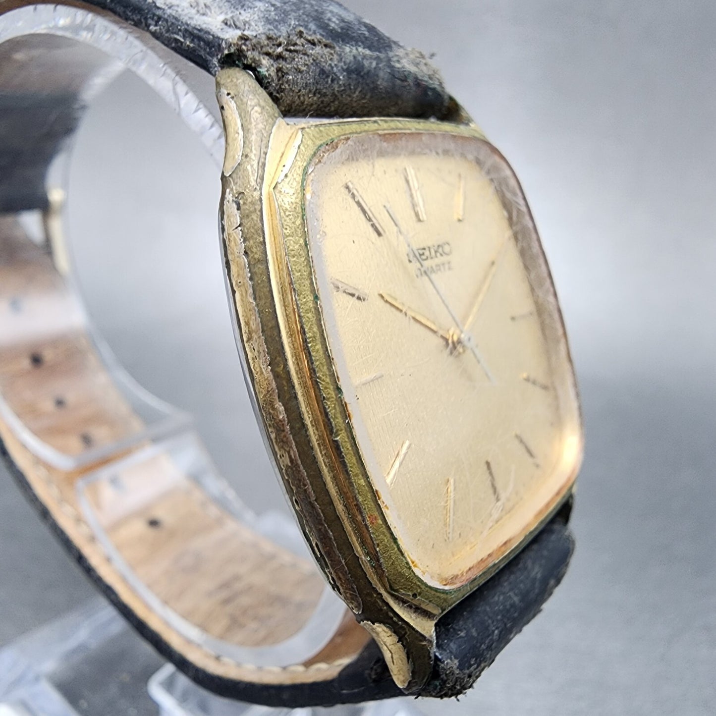 Seiko Tank Watch Men 30mm Gold Dial Gold Tone Rectangle 6431-5140 New battery