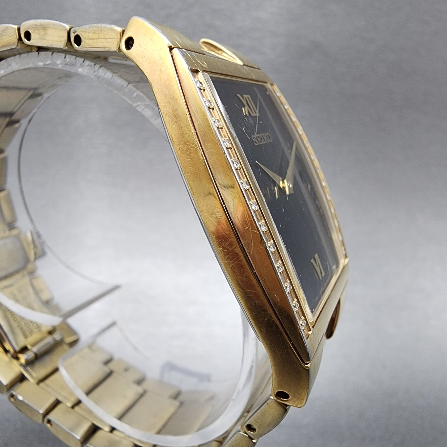 Seiko Watch Men 30mm Black Dial Gold Tone Diamond Bezel Tonneau 7N39-0BL0 NewBat