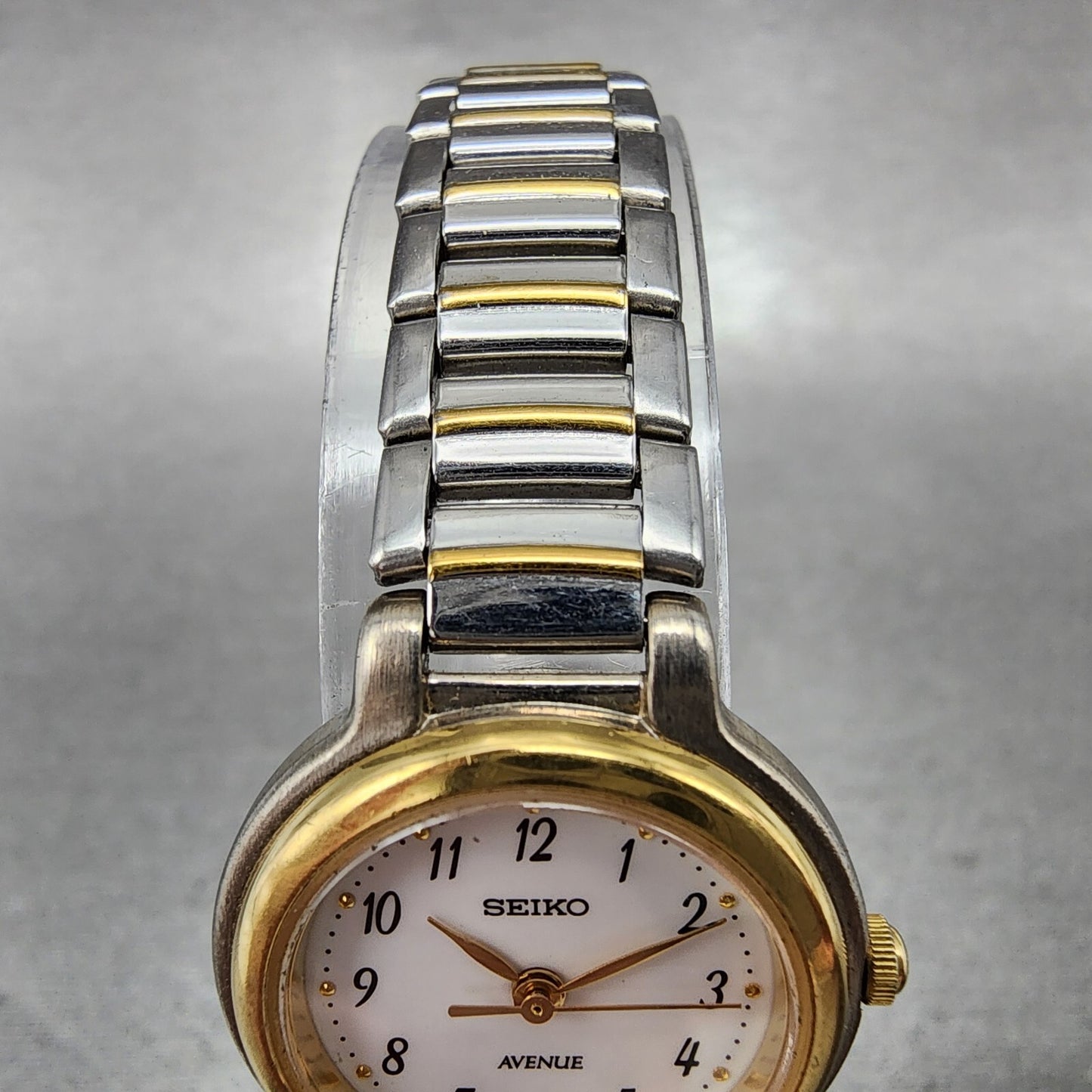 Seiko Avenue Watch Women 22mm White Dial Two Tone Round 1F21-0H60 New Battery