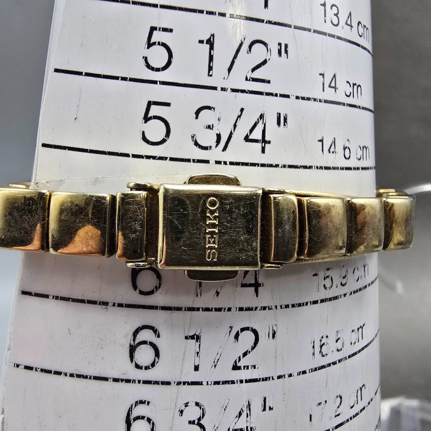 Seiko Solar Watch Women 28mm MOP Dial Gold Tone Round V115-0AZ0 Runs Crystals10