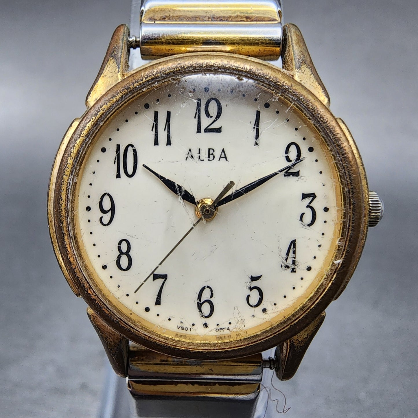 Seiko ALBA Watch Women 26mm Cream Dial Gold Tone Round V501-0ET0 New Battery