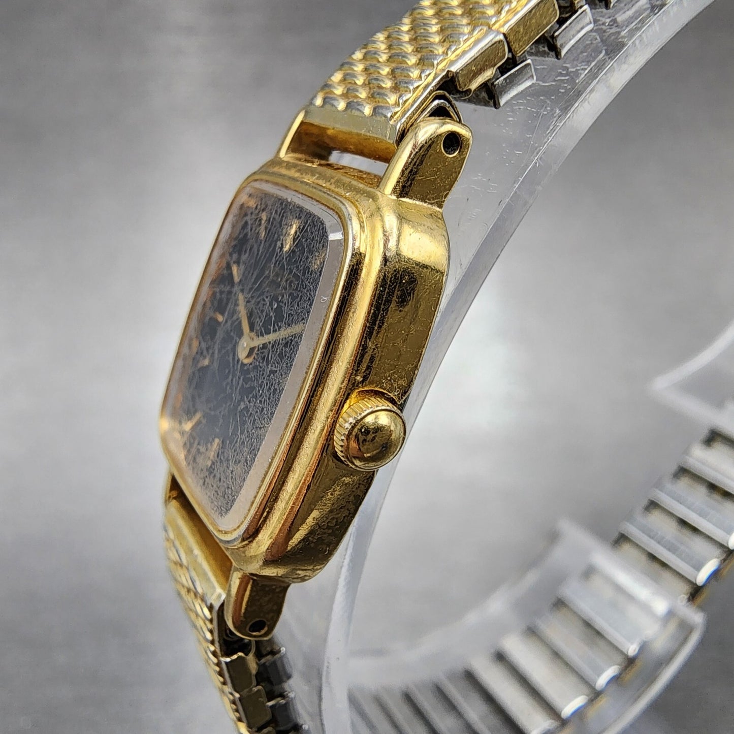 VTG Seiko Watch Women 17mm Black Dial Gold Tone Rectangle 1N00-5K29 New Battery