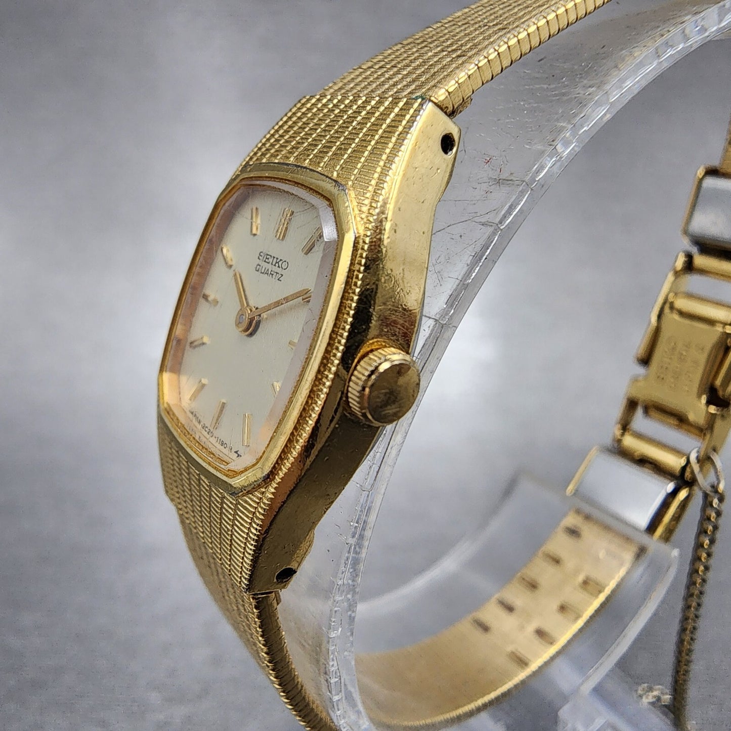 Seiko Watch Women 16mm Champagne Dial Gold Tone 2c20-5569 New Battery