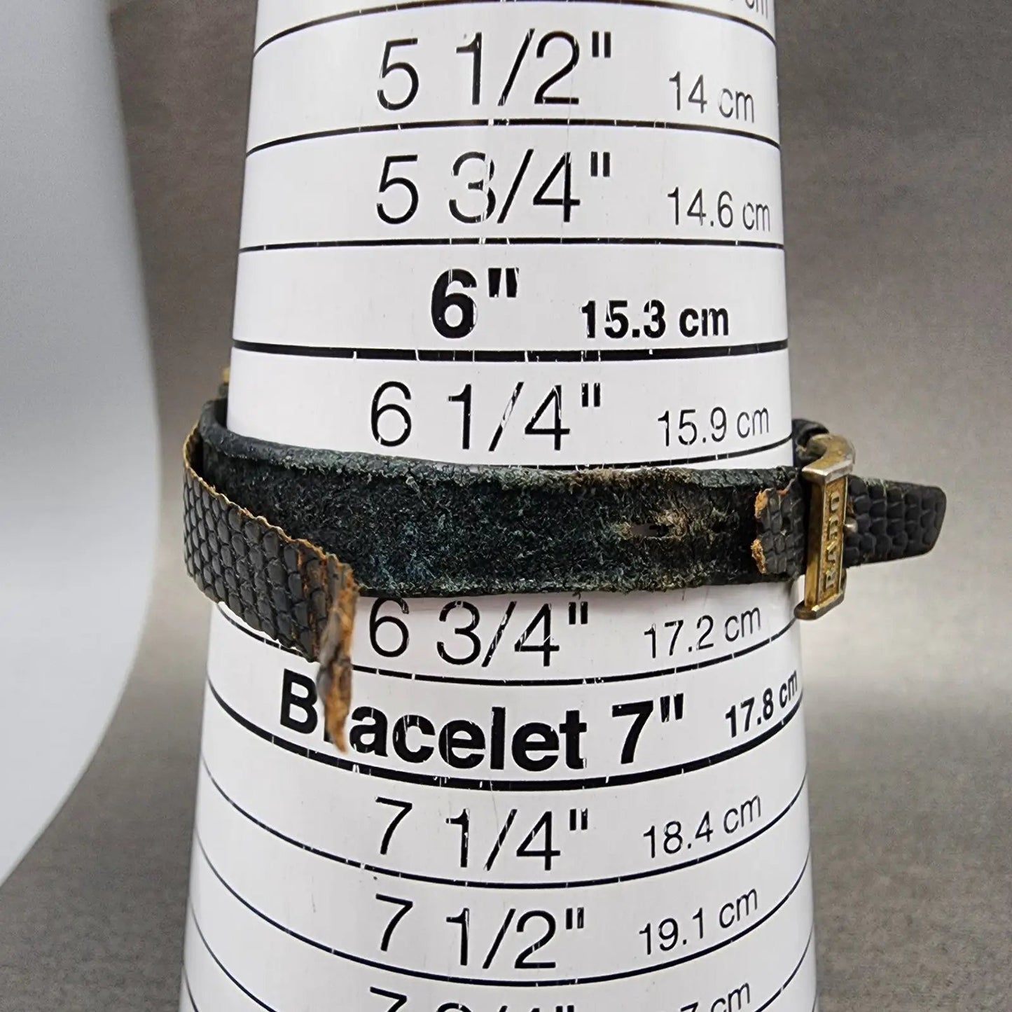 Rado Florence Tank Watch Women 24mm Black Dial Gold Tone Rectangle New Battery9
