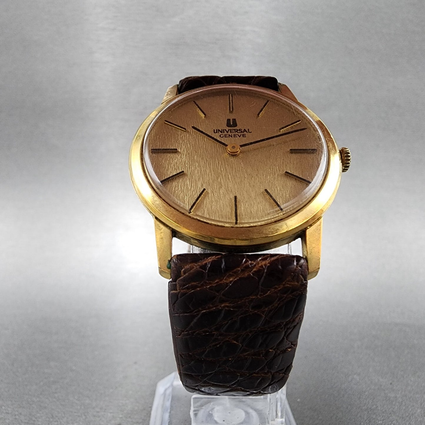 Universal Geneve Watch Men 32mm Gold Dial Gold Tone Manual Wind Runs 542136