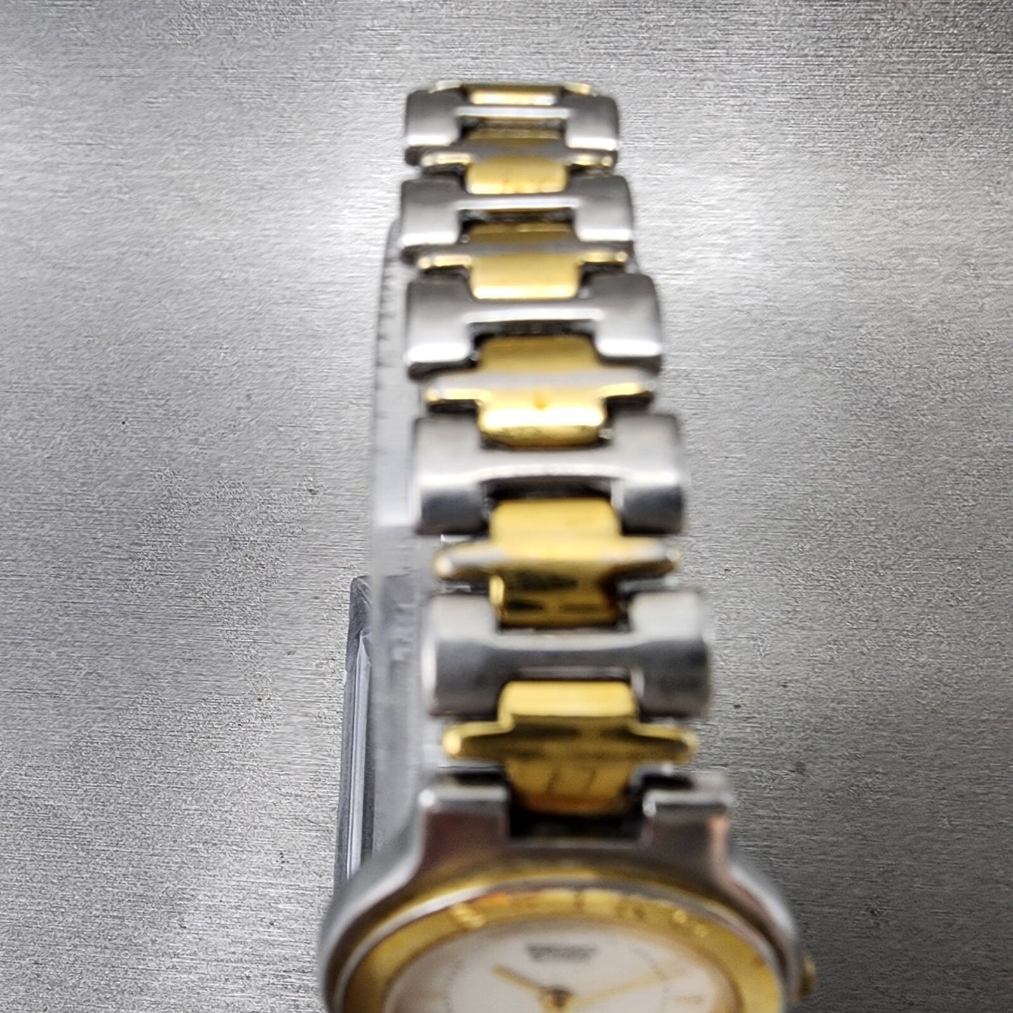 Seiko Watch Women 25mm White Dial Two Tone Round 1N01-0B90 New Battery VTG