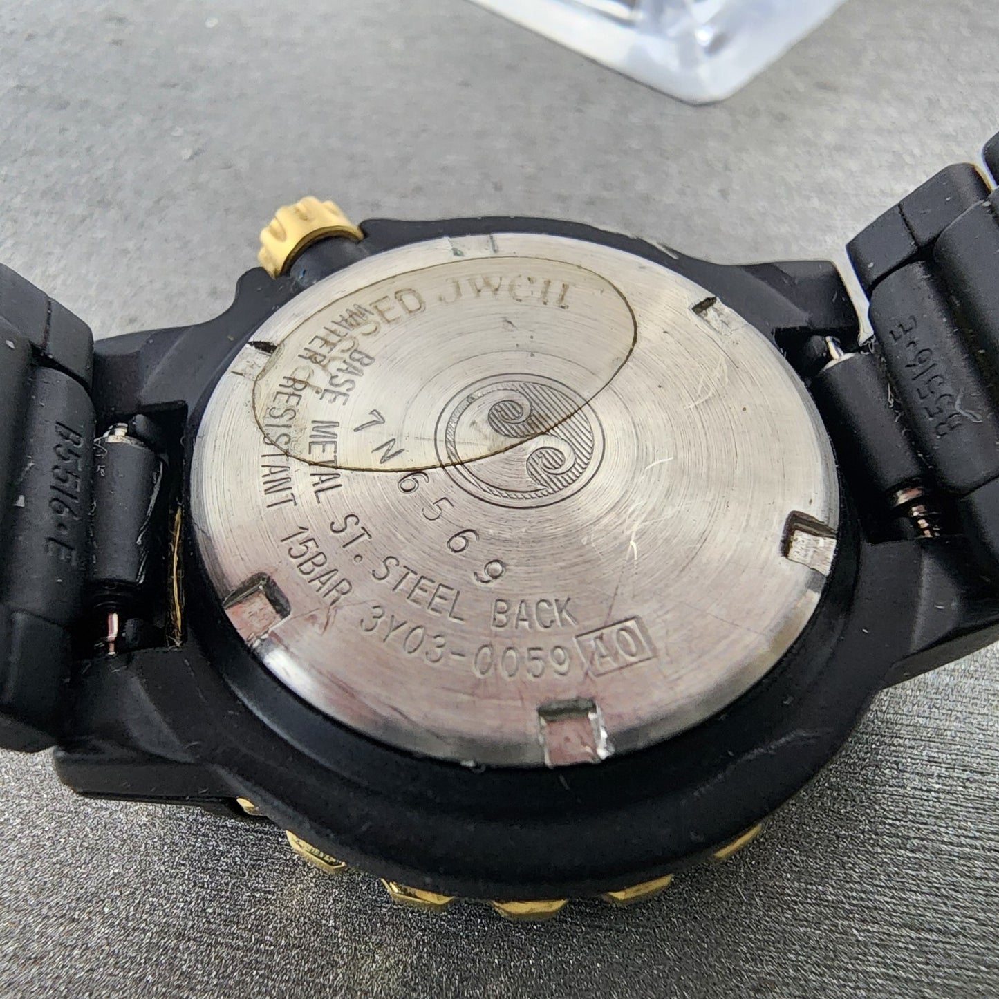 Seiko Sports 150 Watch Women 29mm Gold Dial Black Tone Daydate Round New Batt
