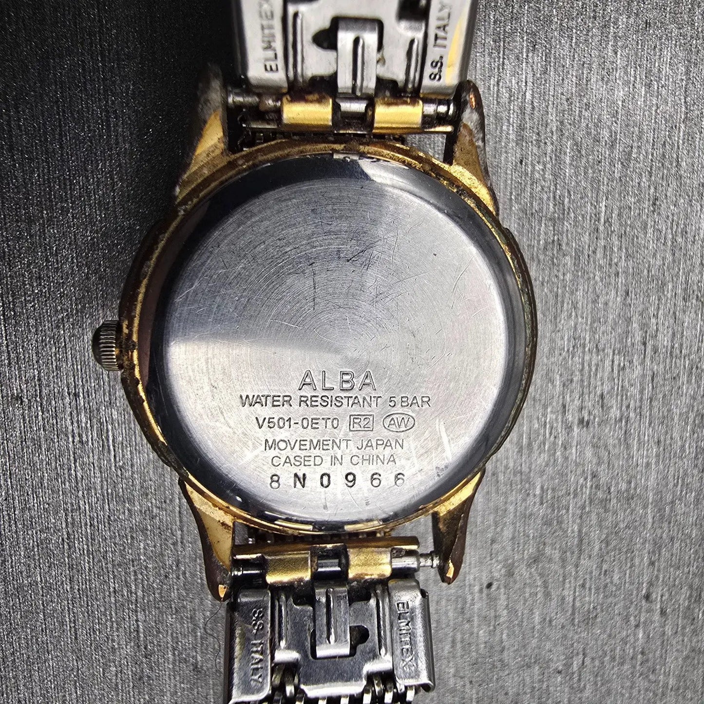 Seiko Alba Watch Women 25mm Ivory Dial Gold Tone Round V501-0ET0 New Battery VTG10