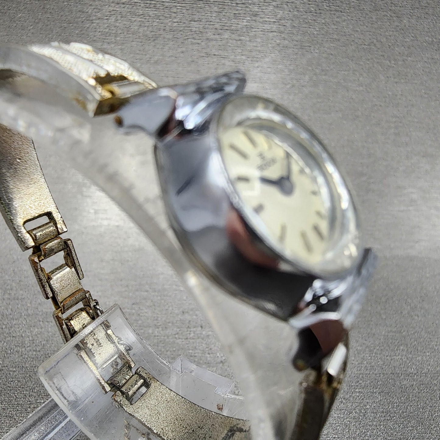 EDOX Watch Women 18mm White Dial Steel Round Manual Wind Runs Vintage