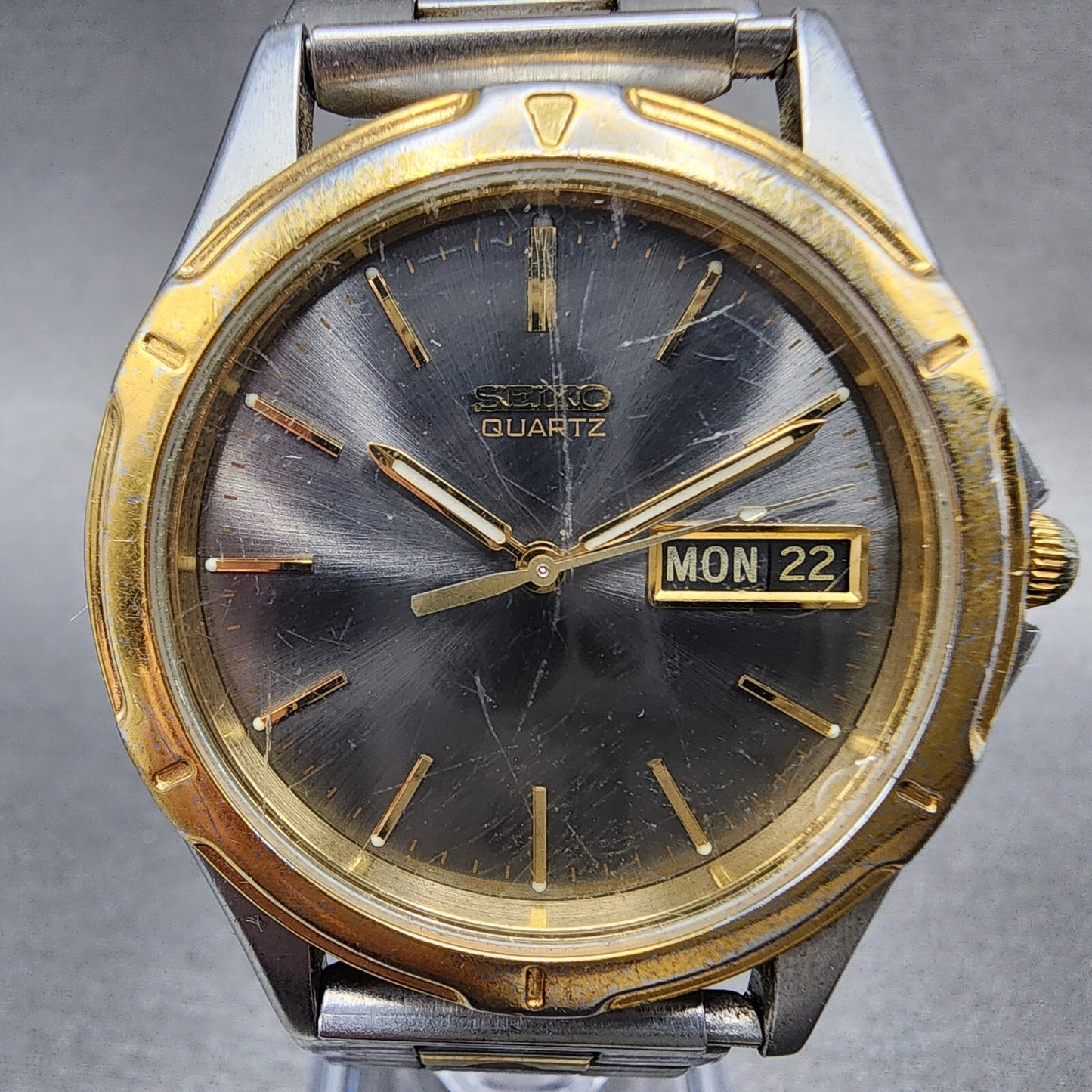 Seiko Watch Men 36mm Gray Dial Two Tone Daydate Round 7N43-8A09 New Battery B123