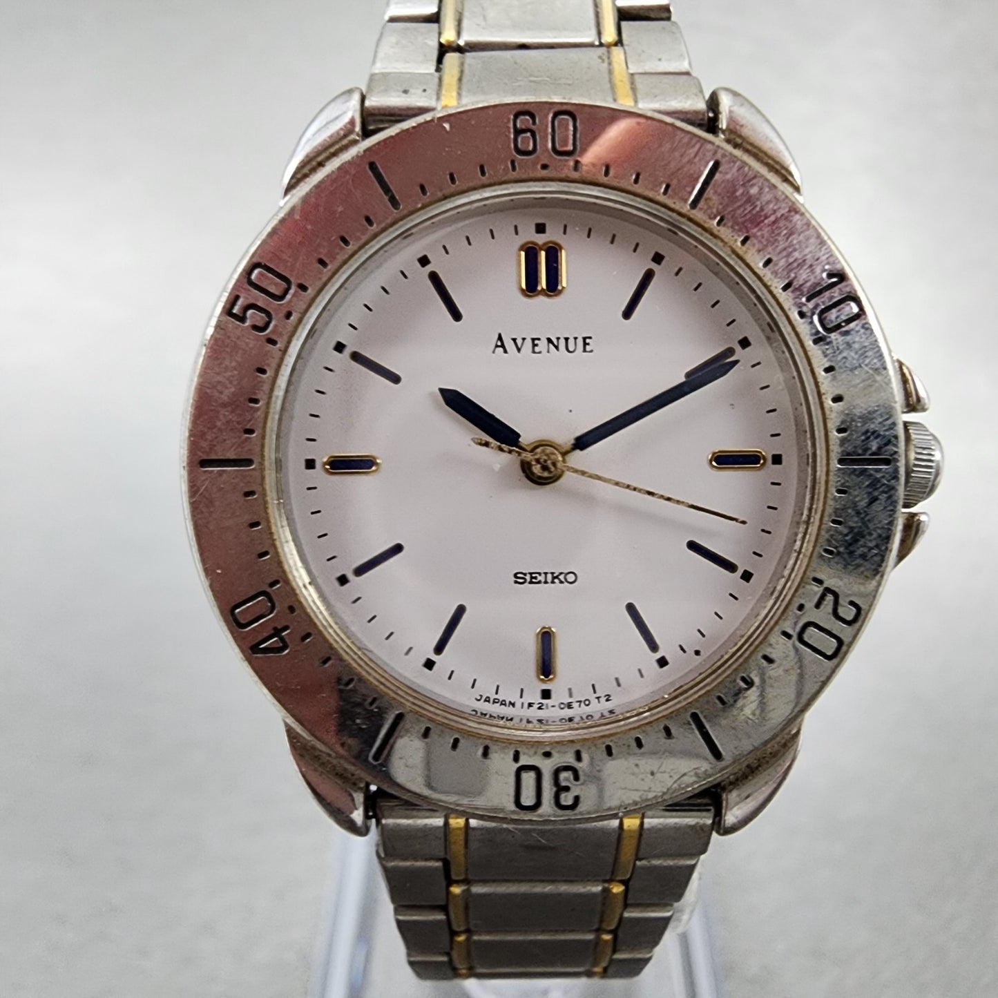Seiko Avenue Watch Women 28mm White Dial Two Tone 1f21-0d10 New Battery