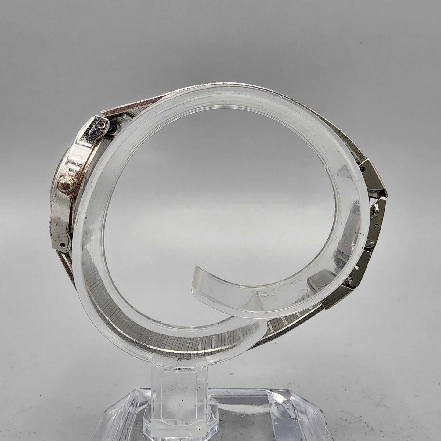 VTG Bulova Watch Women 18mm White Dial Silver Tone Round 91L06 New Battery