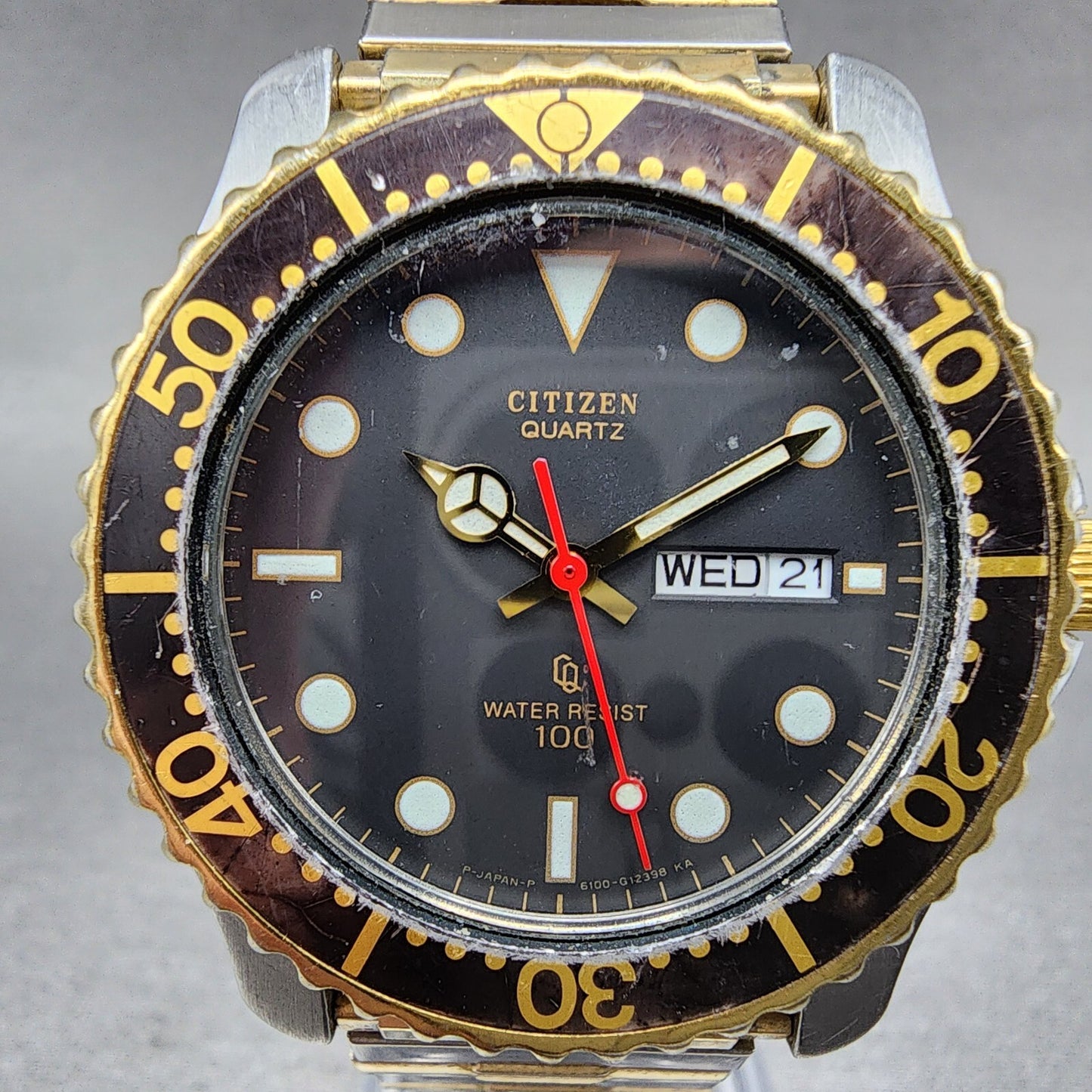 Citizen CQ Dive Watch Men 40mm Black Dial Two Tone Daydate Round New Battery