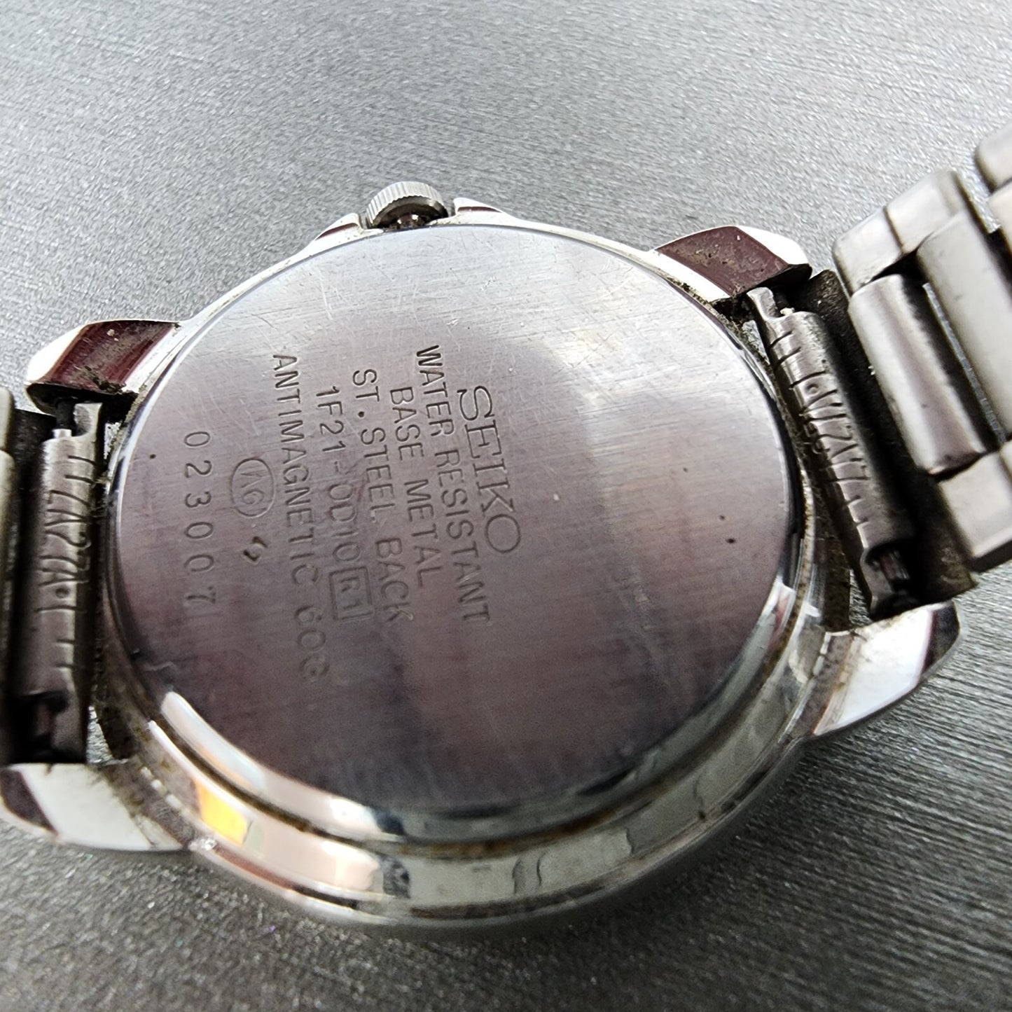 Seiko Avenue Watch Women 28mm White Dial Two Tone 1f21-0d10 New Battery