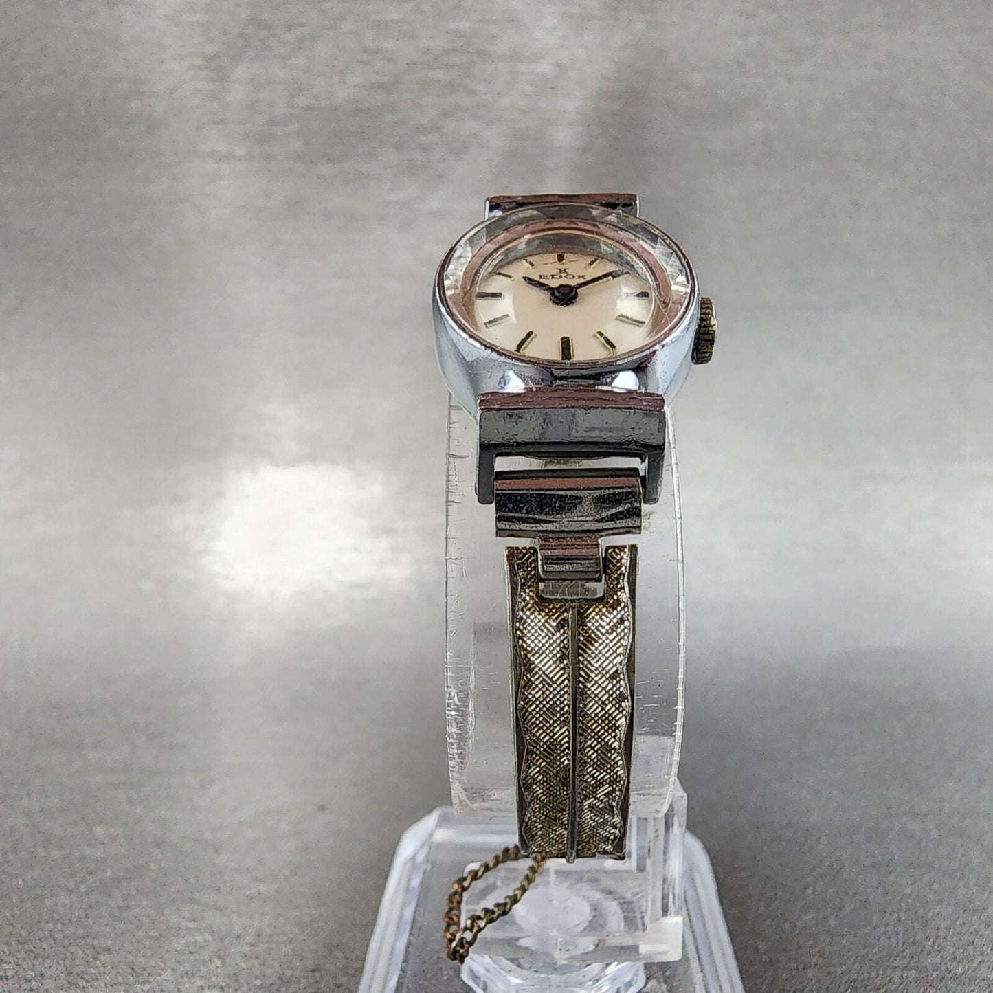 EDOX Watch Women 18mm White Dial Steel Round Manual Wind Runs Vintage
