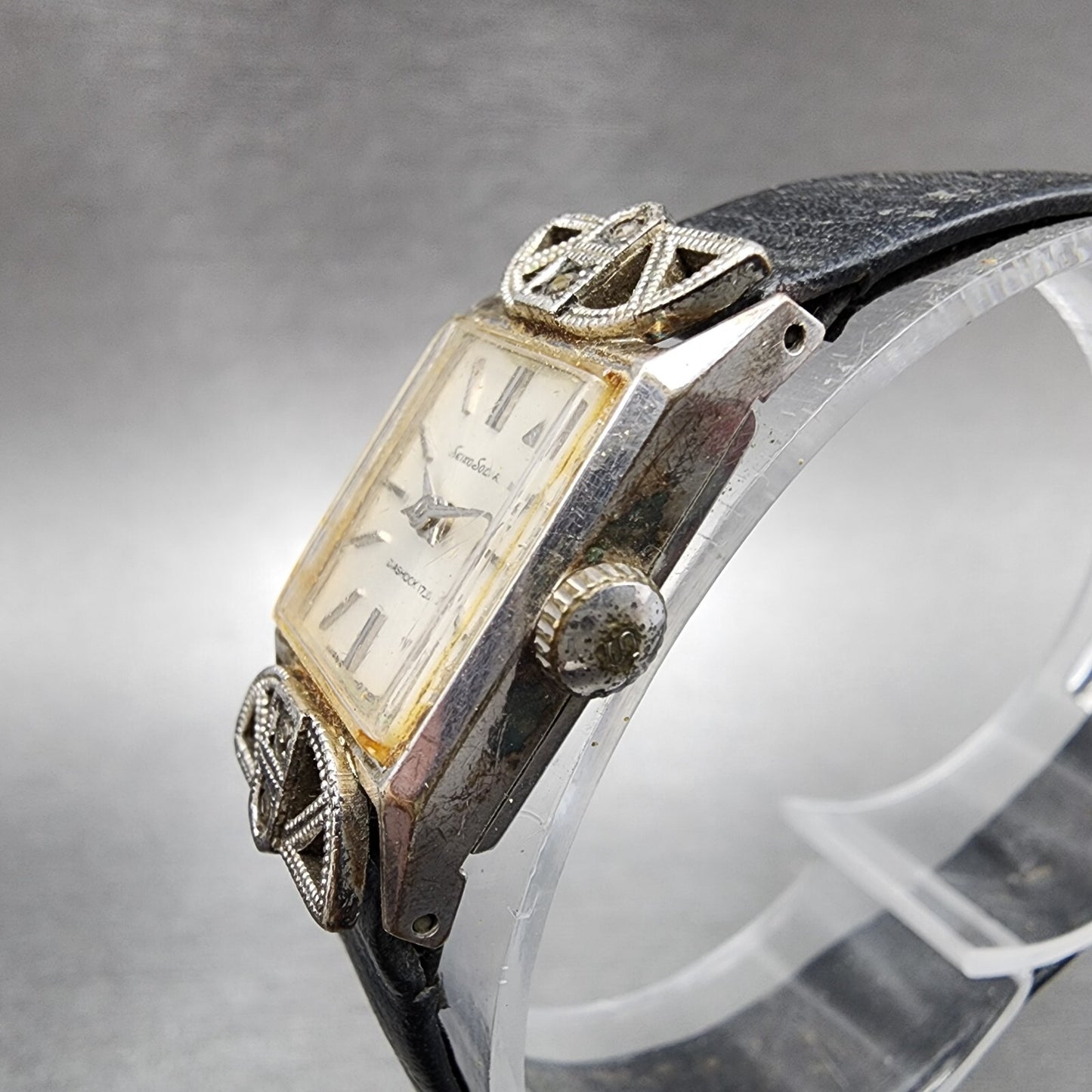 Seiko Tank Watch Women 15mm White Dial Silver Tone Rectangle 10-3220